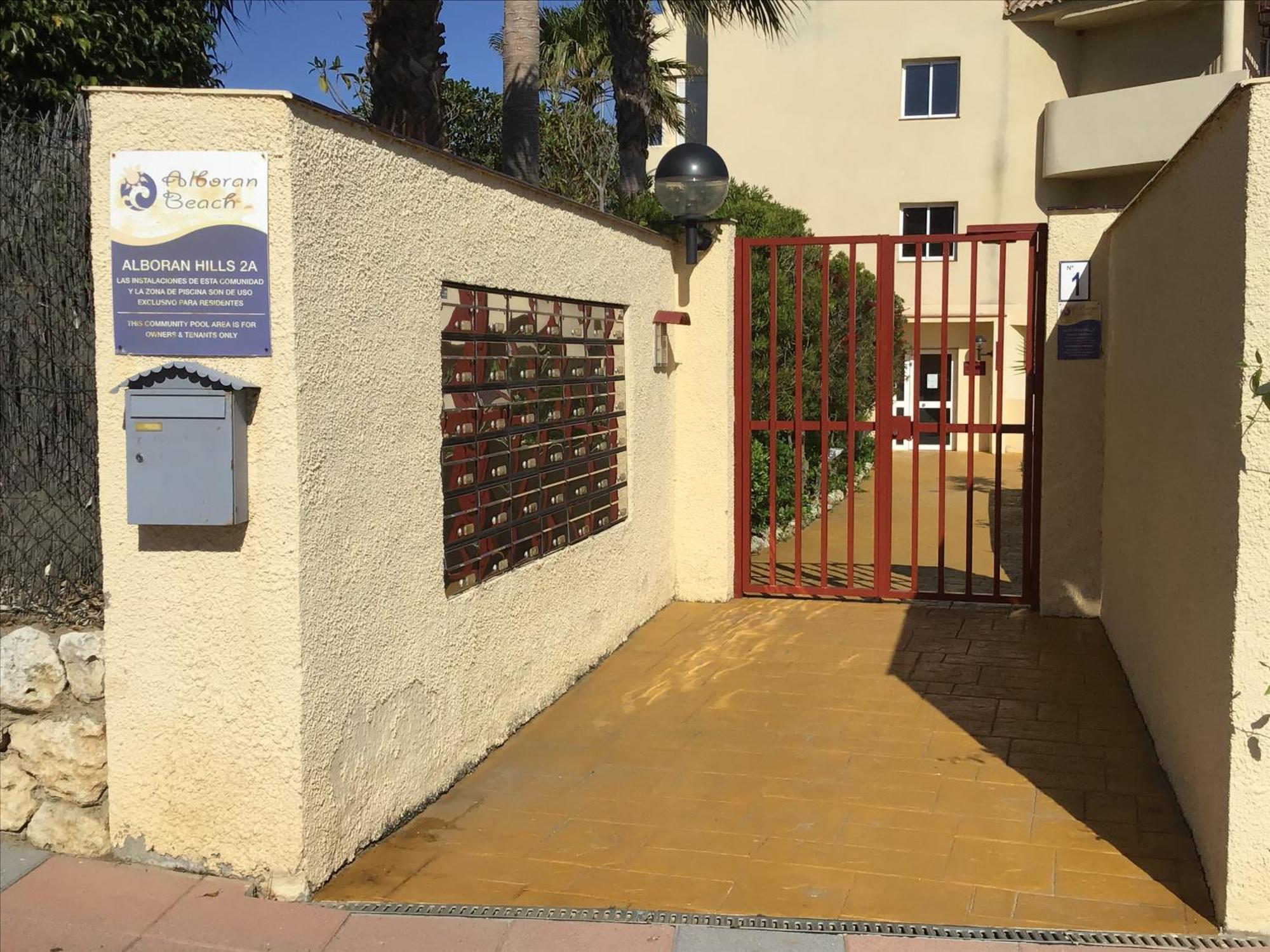 Alboran Hills Holiday Appartment Manilva Eksteriør billede